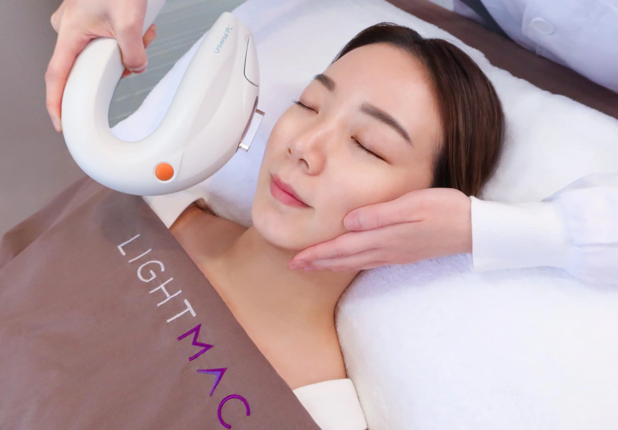 Light Me Up Pro 全攻略：10 種光學技術如何改變你的肌膚